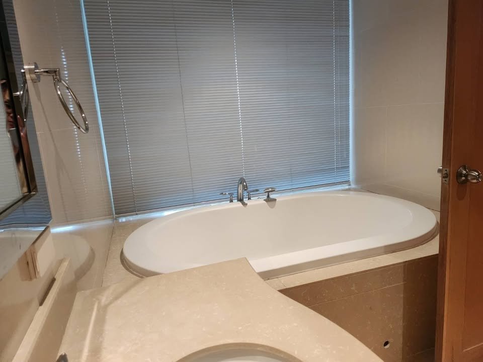 The Empire Place Sathorn, 3 bed condo in Sathon, Bangkok — photo 9