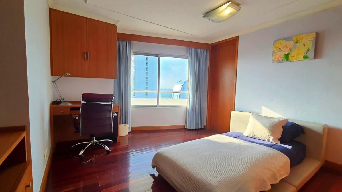 Bangkok River Marina, 3 bed condo in Taling Chan, Bangkok — photo 8