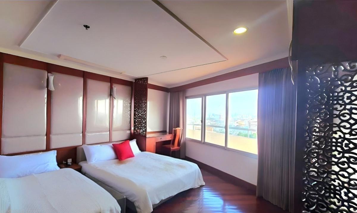 Bangkok River Marina, 3 bed condo in Taling Chan, Bangkok — photo 12
