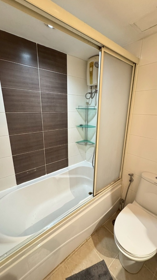 Grand Park View Asoke, 2 bed condo in Sukhumvit, Bangkok — photo 15
