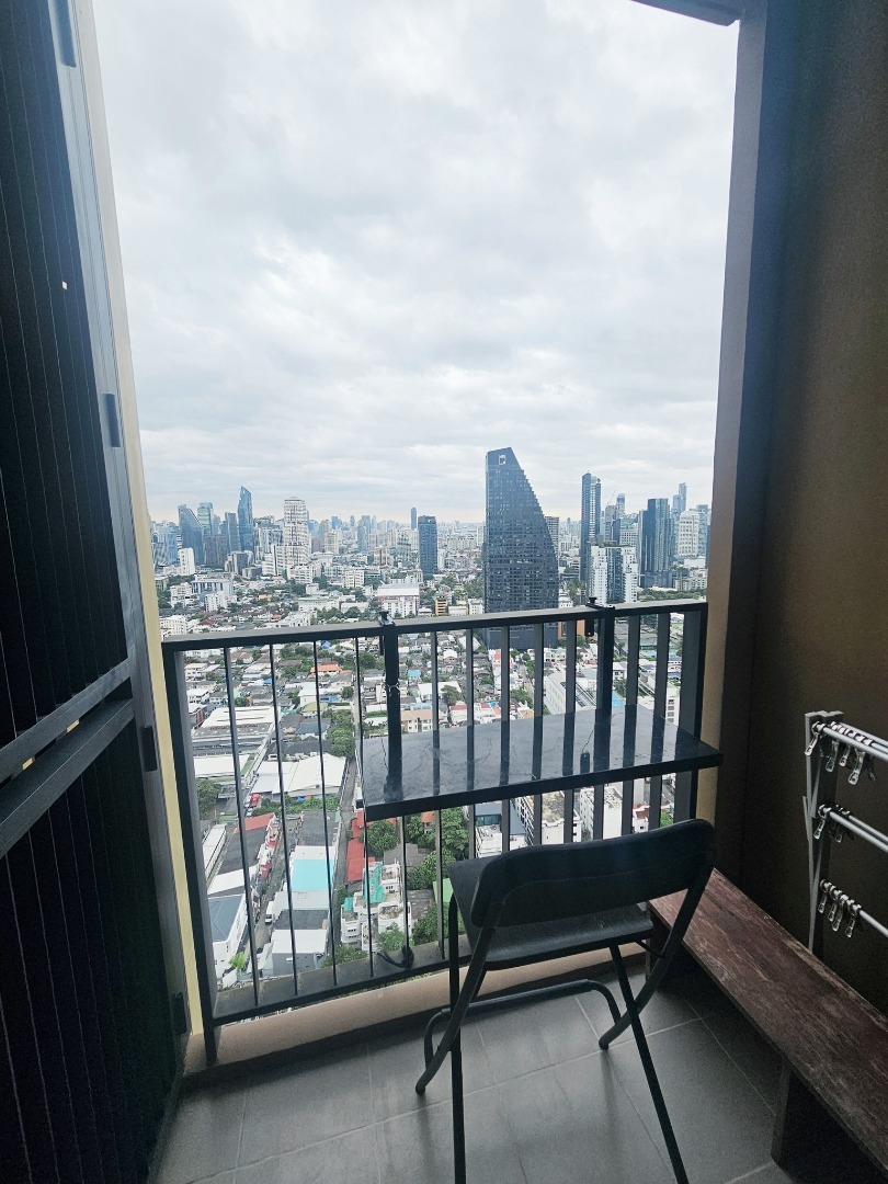 Oka Haus Sukhumvit 36, 2 bed condo in Sukhumvit, Bangkok — photo 3