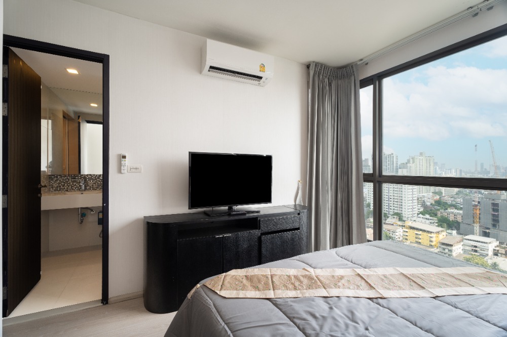 Rhythm Sukhumvit 44/1, 2 bed condo in On Nut, Bangkok — photo 5
