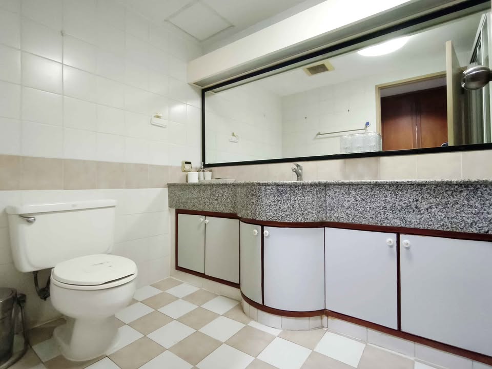 Baan Chan, 3 bed condo in Sukhumvit, Bangkok — photo 14