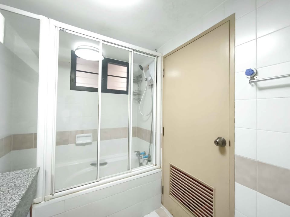 Baan Chan, 3 bed condo in Sukhumvit, Bangkok — photo 15