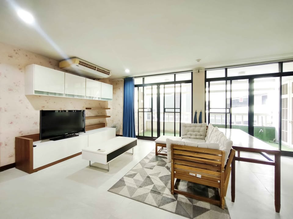 Baan Chan, 3 bed condo in Sukhumvit, Bangkok — photo 2
