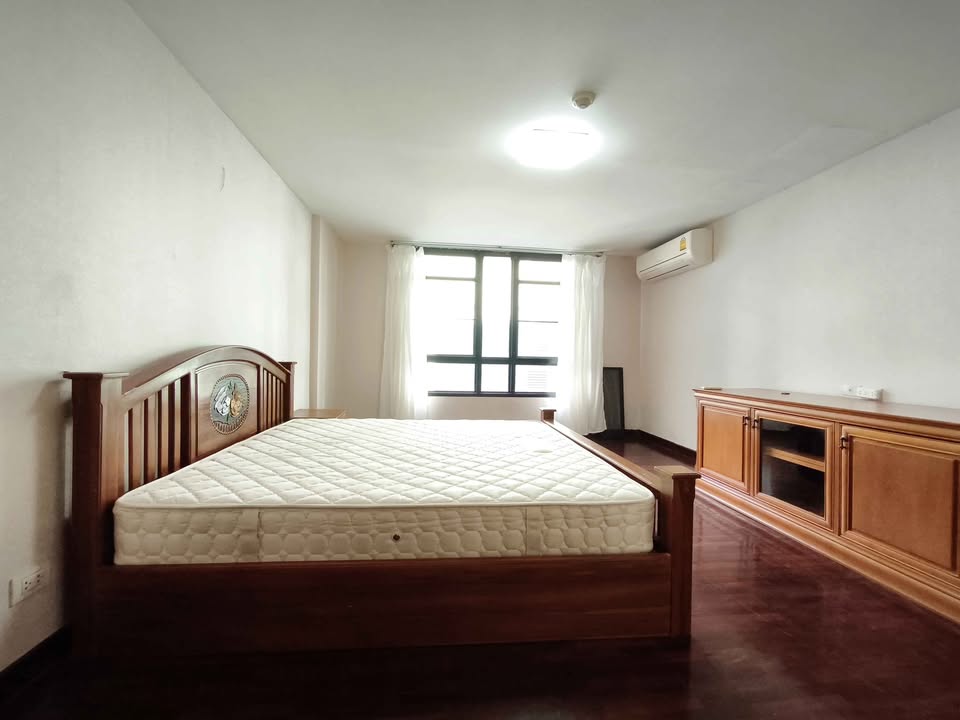 Baan Chan, 3 bed condo in Sukhumvit, Bangkok — photo 9