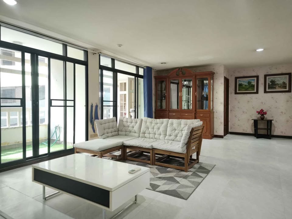 Baan Chan, 3 bed condo in Sukhumvit, Bangkok — photo 3