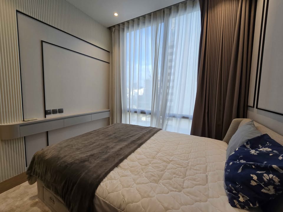 Muniq Langsuan, 2 bed condo in Wireless, Bangkok — photo 4