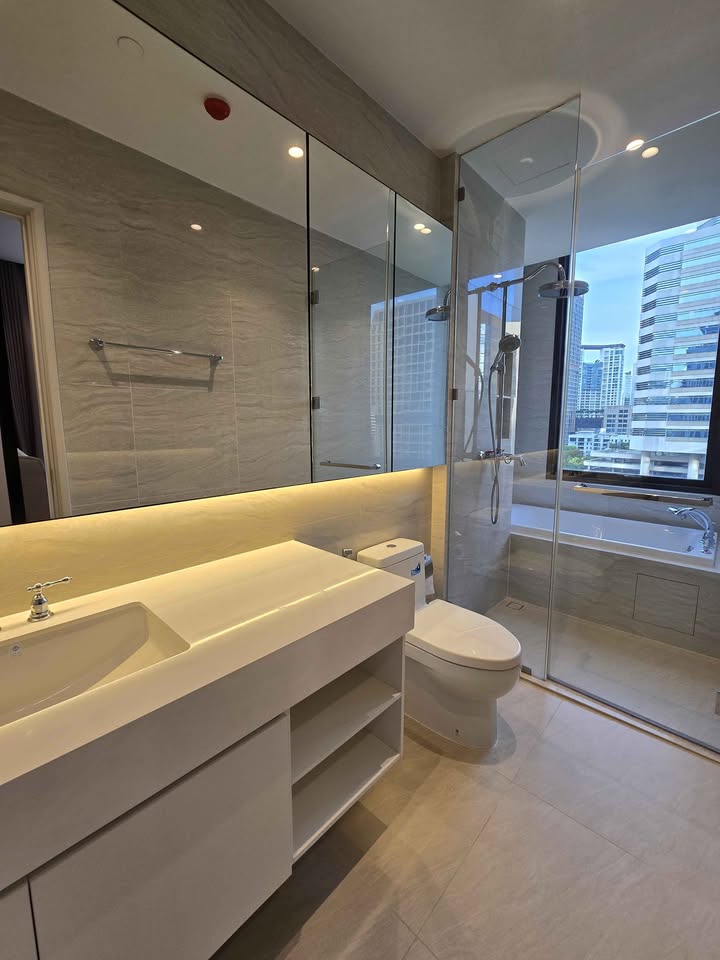 Muniq Langsuan, 2 bed condo in Wireless, Bangkok — photo 8