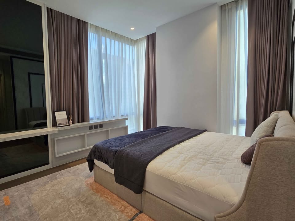 Muniq Langsuan, 2 bed condo in Wireless, Bangkok — photo 11