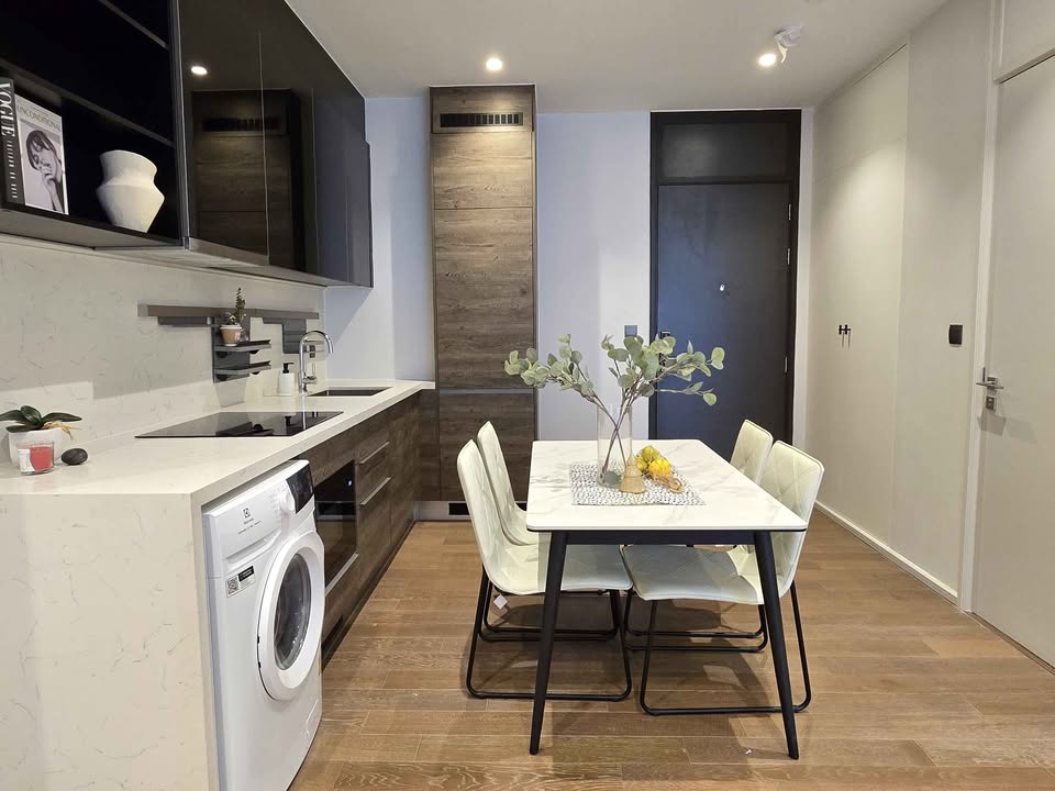 Muniq Langsuan, 2 bed condo in Wireless, Bangkok — photo 5