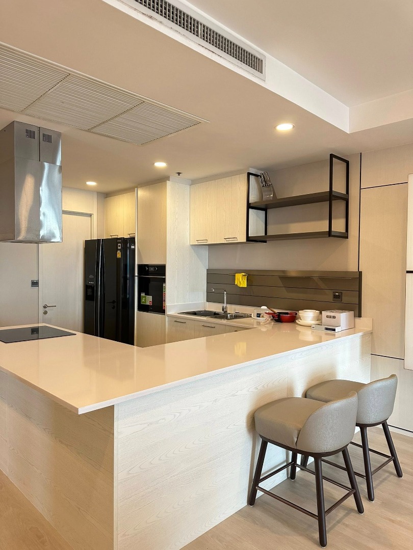 Nusasiri Grand, 3 bed condo in Sukhumvit, Bangkok — photo 2