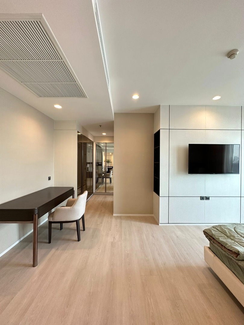 Nusasiri Grand, 3 bed condo in Sukhumvit, Bangkok — photo 3