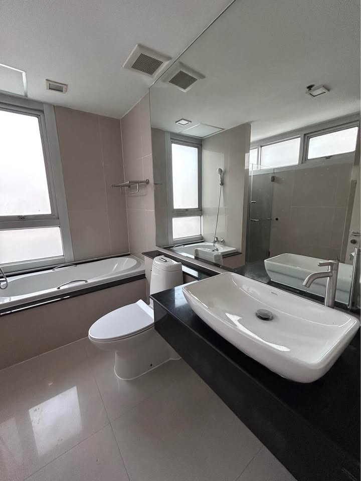 Nusasiri Grand, 3 bed condo in Sukhumvit, Bangkok — photo 7