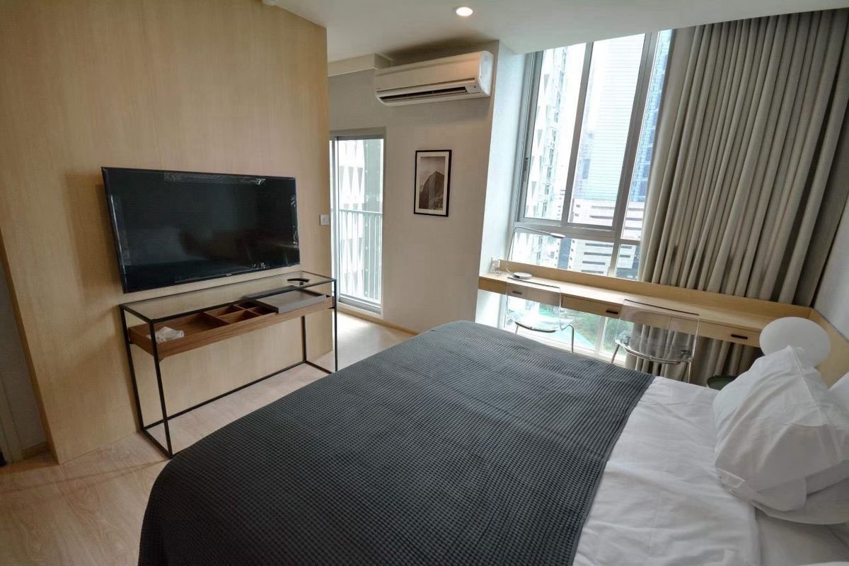 Noble Revolve Ratchada, 2 bed condo in Ratchadaphisek, Bangkok — photo 5
