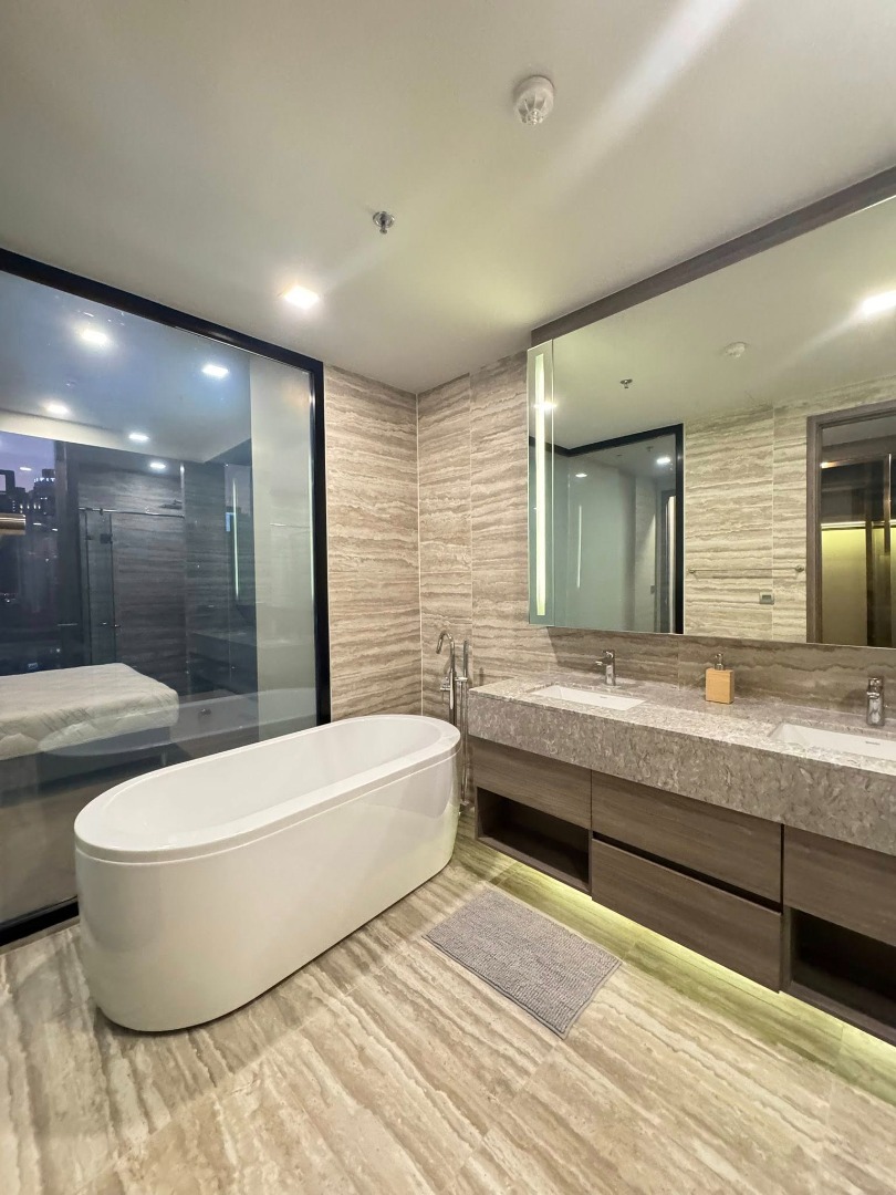 Cereles Asoke, 2 bed condo in Sukhumvit, Bangkok — photo 15