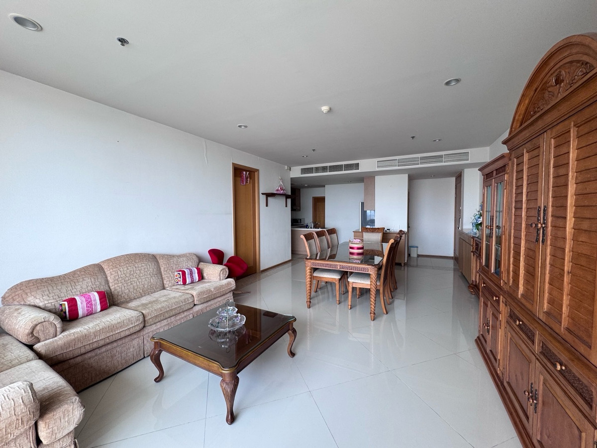The Empire Place Sathorn, 2 bed condo in Sathon, Bangkok — photo 2