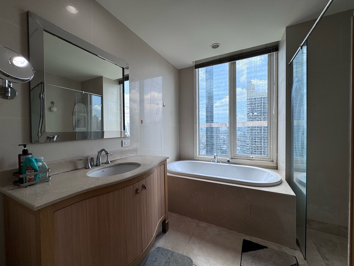 The Empire Place Sathorn, 2 bed condo in Sathon, Bangkok — photo 8
