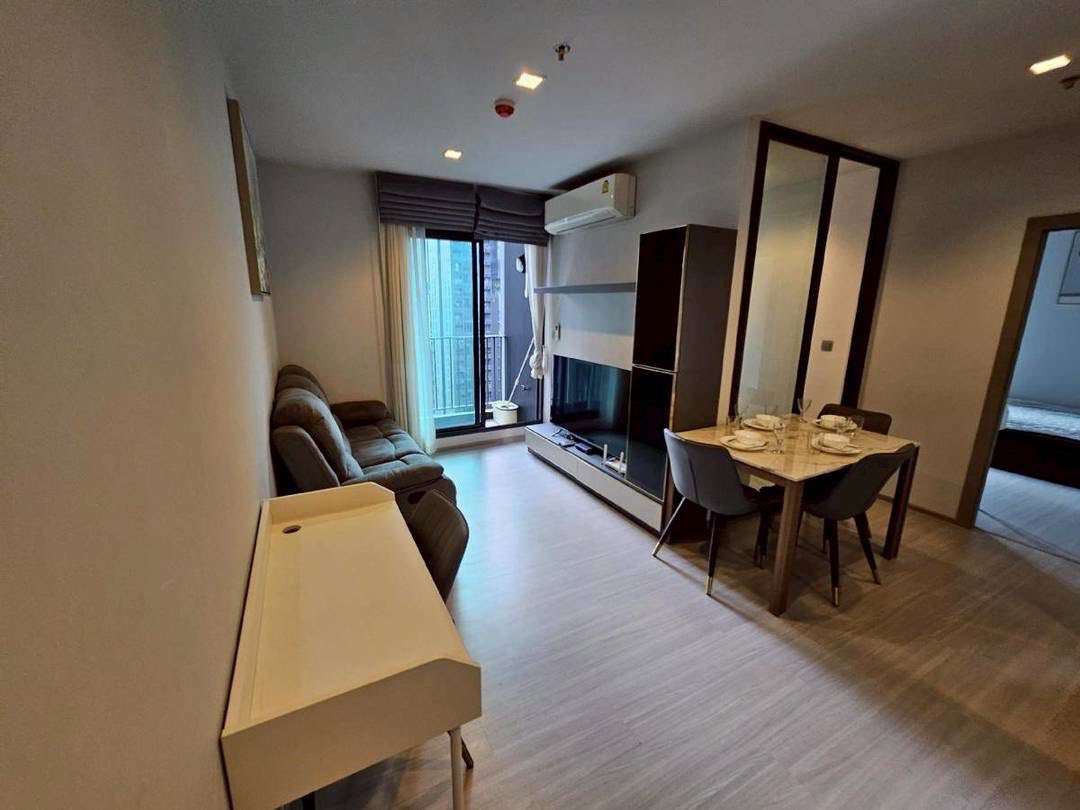 Life Asoke - Rama 9, 2 bed condo in Rama 9, Bangkok — photo 2