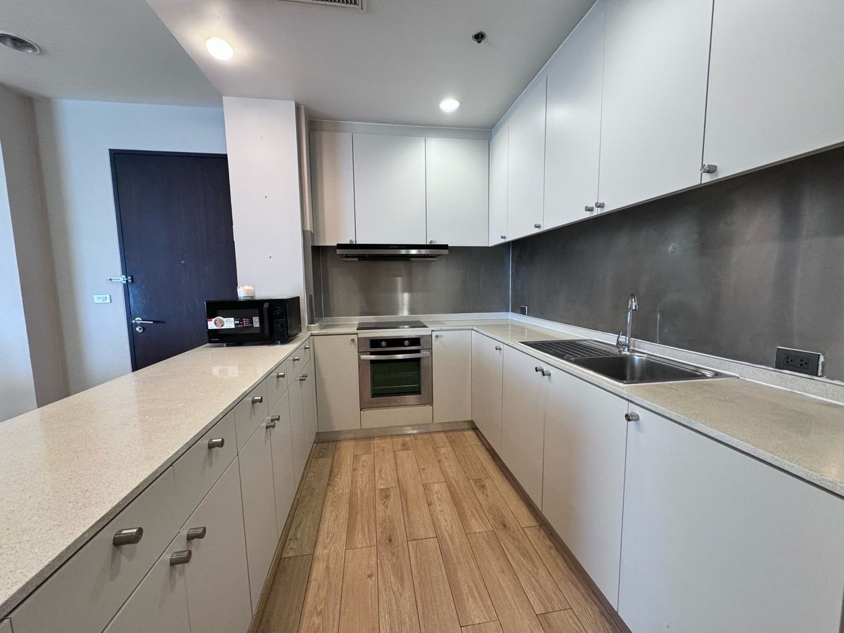 Chatrium Riverside Residences, 2 bed condo in Sathon, Bangkok — photo 3