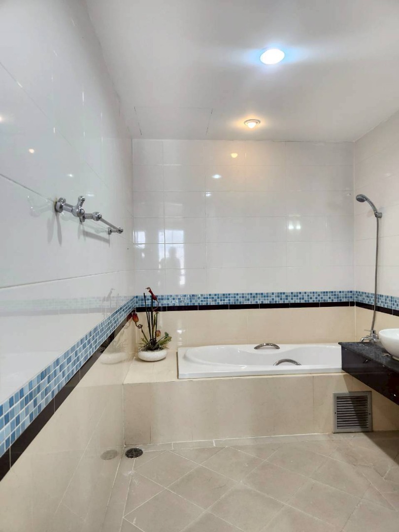 City Smart Sukhumvit 18, 3 bed condo in Sukhumvit, Bangkok — photo 15