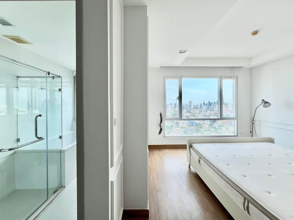 True Thonglor, 2 bed condo in Rama 9, Bangkok — photo 3