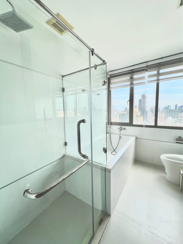 True Thonglor, 2 bed condo in Rama 9, Bangkok — photo 4
