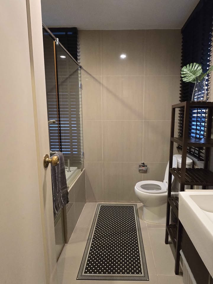 Villa Asoke, 2 bed condo in Rama 9, Bangkok — photo 14