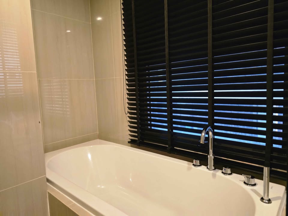 Villa Asoke, 2 bed condo in Rama 9, Bangkok — photo 15