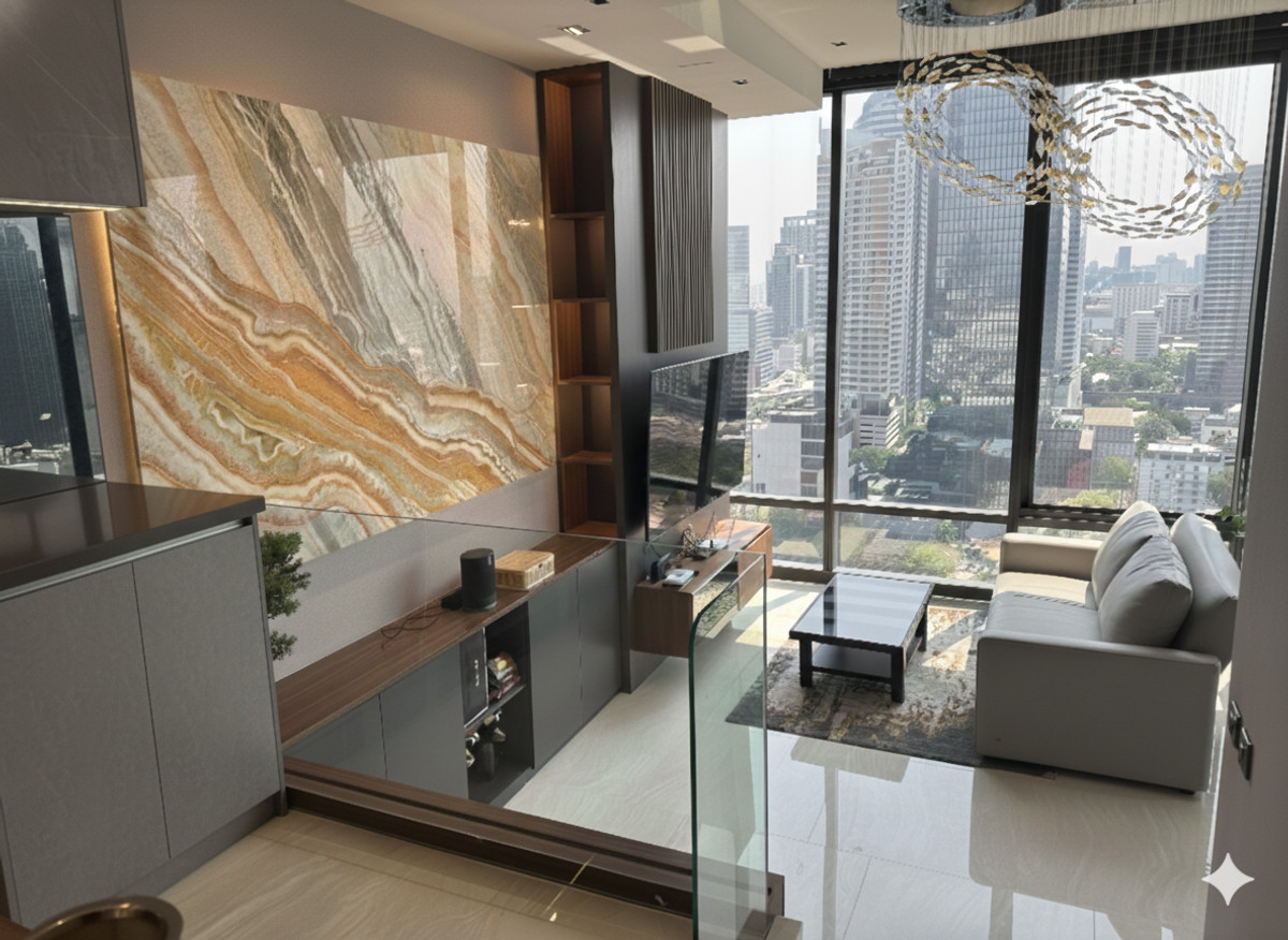 Ashton Silom