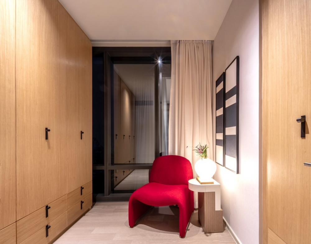 Ashton Silom — photo 9