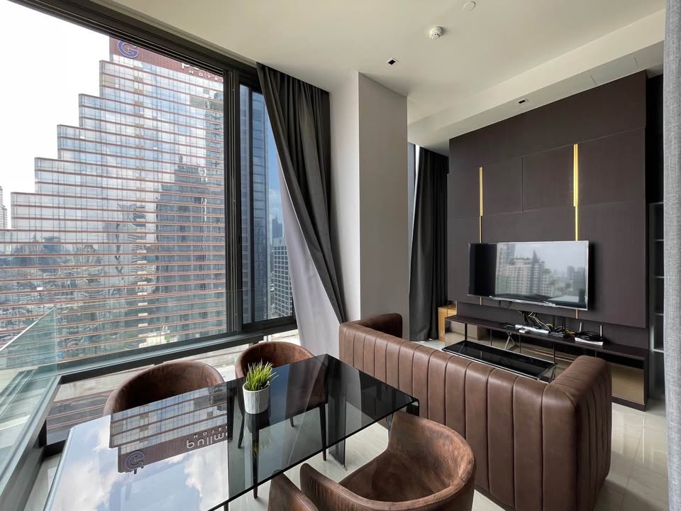 Ashton Silom