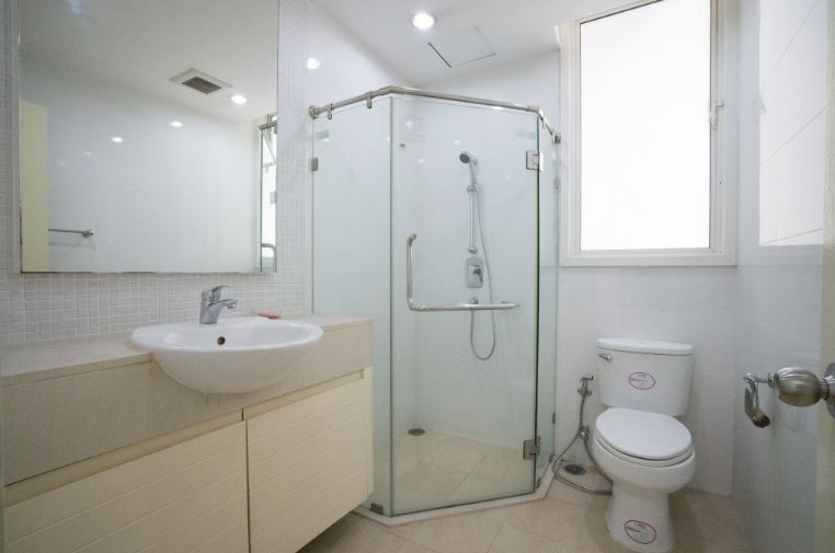 Siri Residence Sukhumvit 24, 2 bed condo in Sukhumvit, Bangkok — photo 6