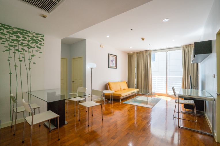 Siri Residence Sukhumvit 24, 2 bed condo in Sukhumvit, Bangkok — photo 2