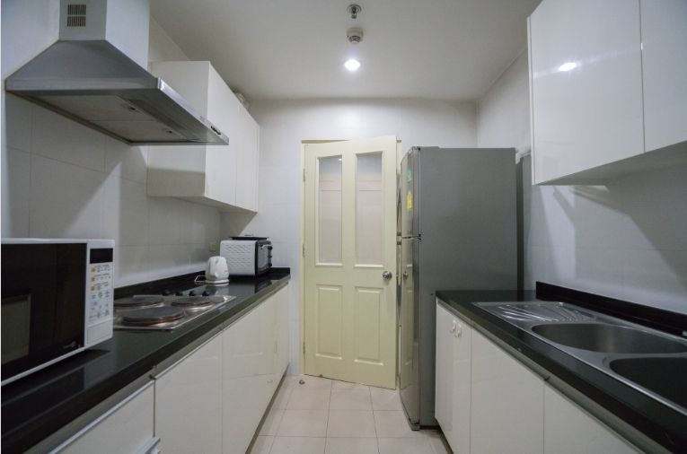Siri Residence Sukhumvit 24, 2 bed condo in Sukhumvit, Bangkok — photo 4