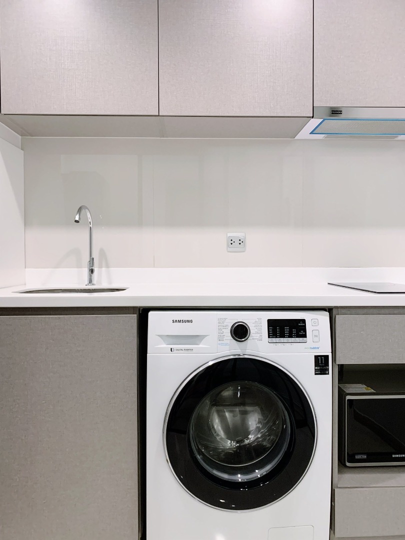 Life Asoke - Rama 9, 1 bed condo in Rama 9, Bangkok — photo 10