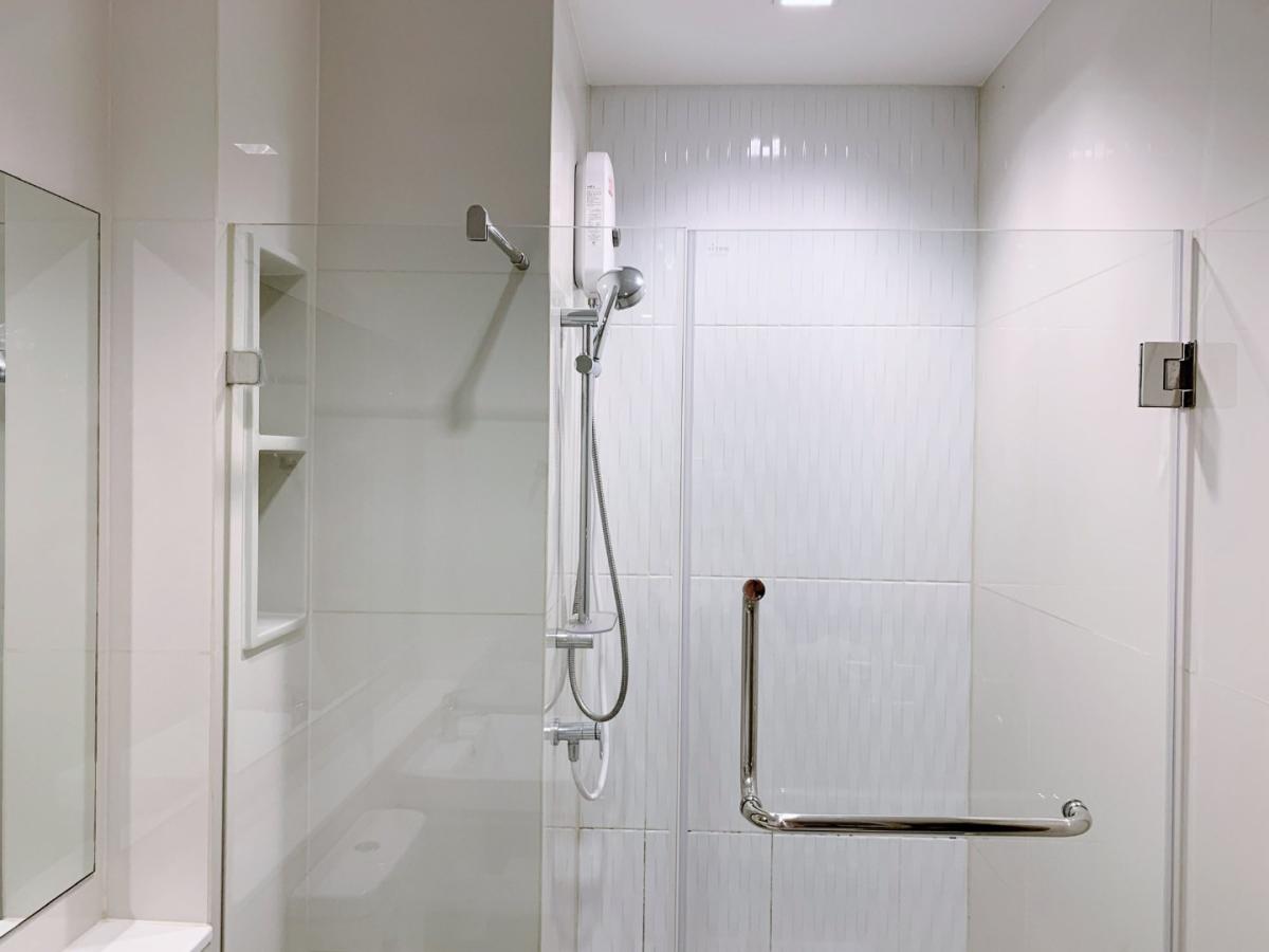 Life Asoke - Rama 9, 1 bed condo in Rama 9, Bangkok — photo 11