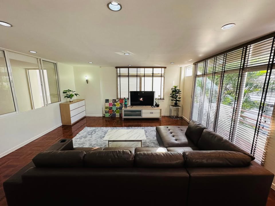 FOR RENT SINGLE HOUSE Sukhumvit 31, 5 bed house in Sukhumvit, Bangkok — photo 2