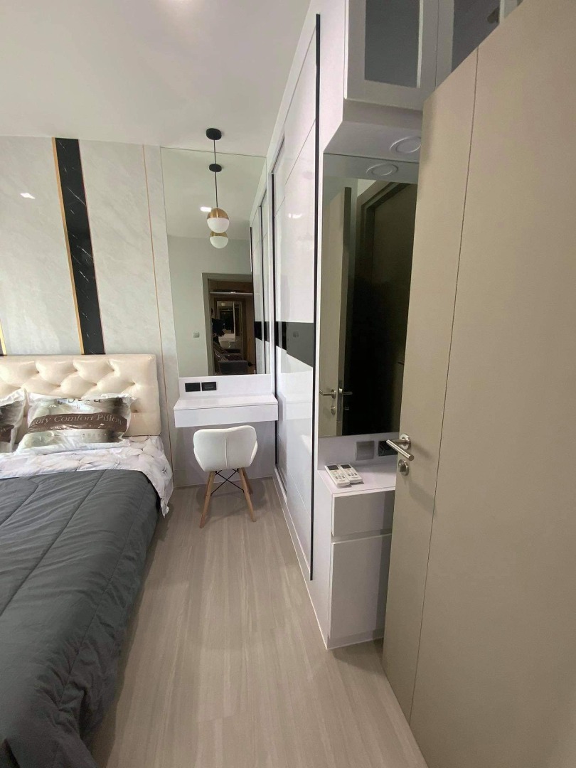 Life Asoke - Rama 9, 2 bed condo in Rama 9, Bangkok — photo 3