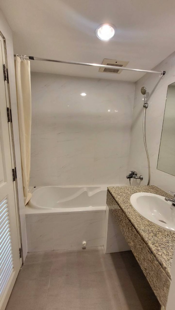 Bangkok Garden, 2 bed condo in Rama 3, Bangkok — photo 14
