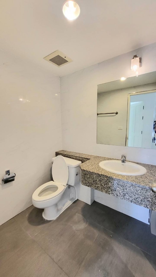 Bangkok Garden, 2 bed condo in Rama 3, Bangkok — photo 18