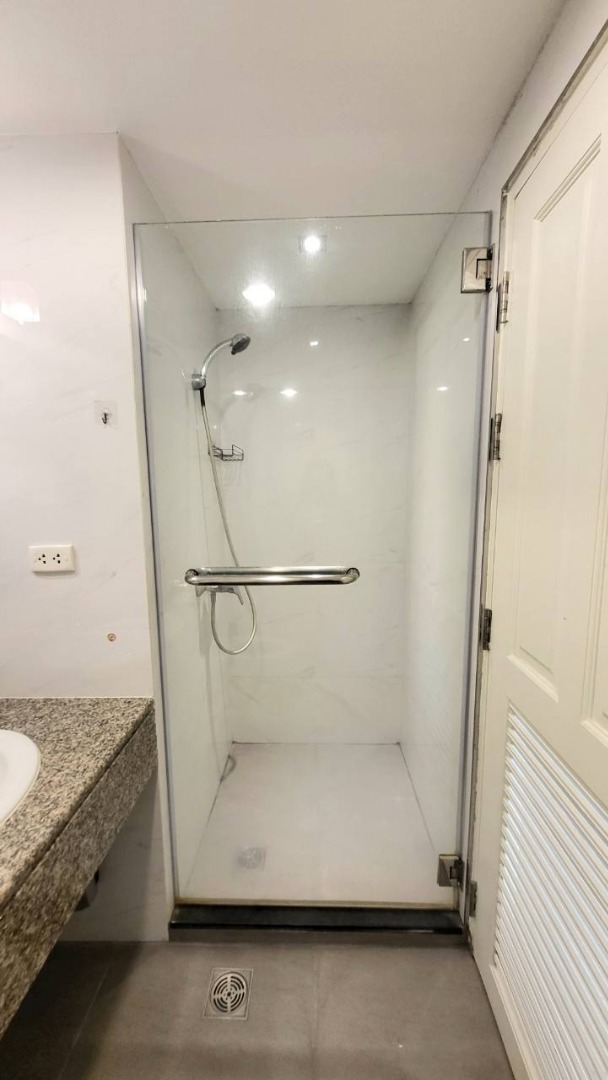 Bangkok Garden, 2 bed condo in Rama 3, Bangkok — photo 19