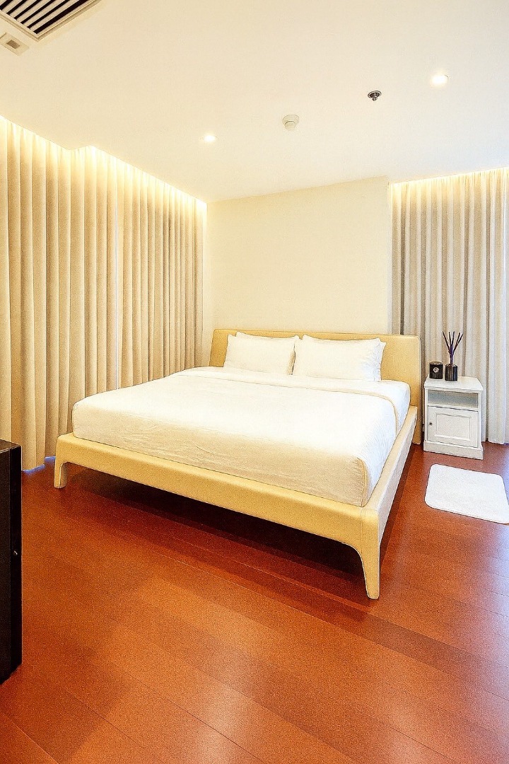 Khun by Yoo Sansiri, 2 bed condo in Sukhumvit, Bangkok — photo 2