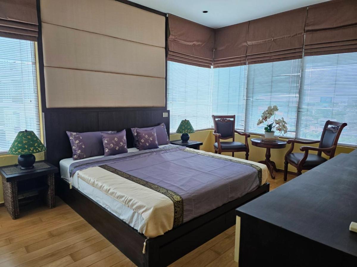 The Emporium Place, 2 bed condo in Sukhumvit, Bangkok — photo 7