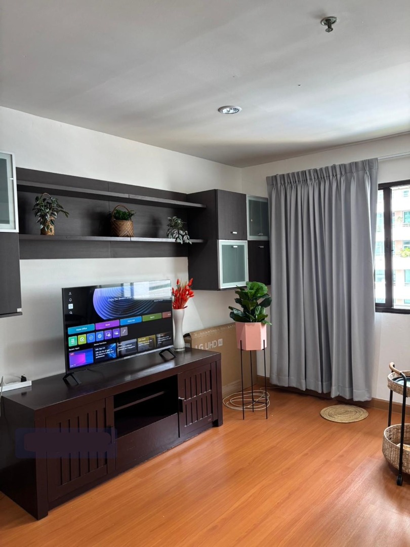 The Royal Place 2, 1 bed condo in Wireless, Bangkok — photo 3
