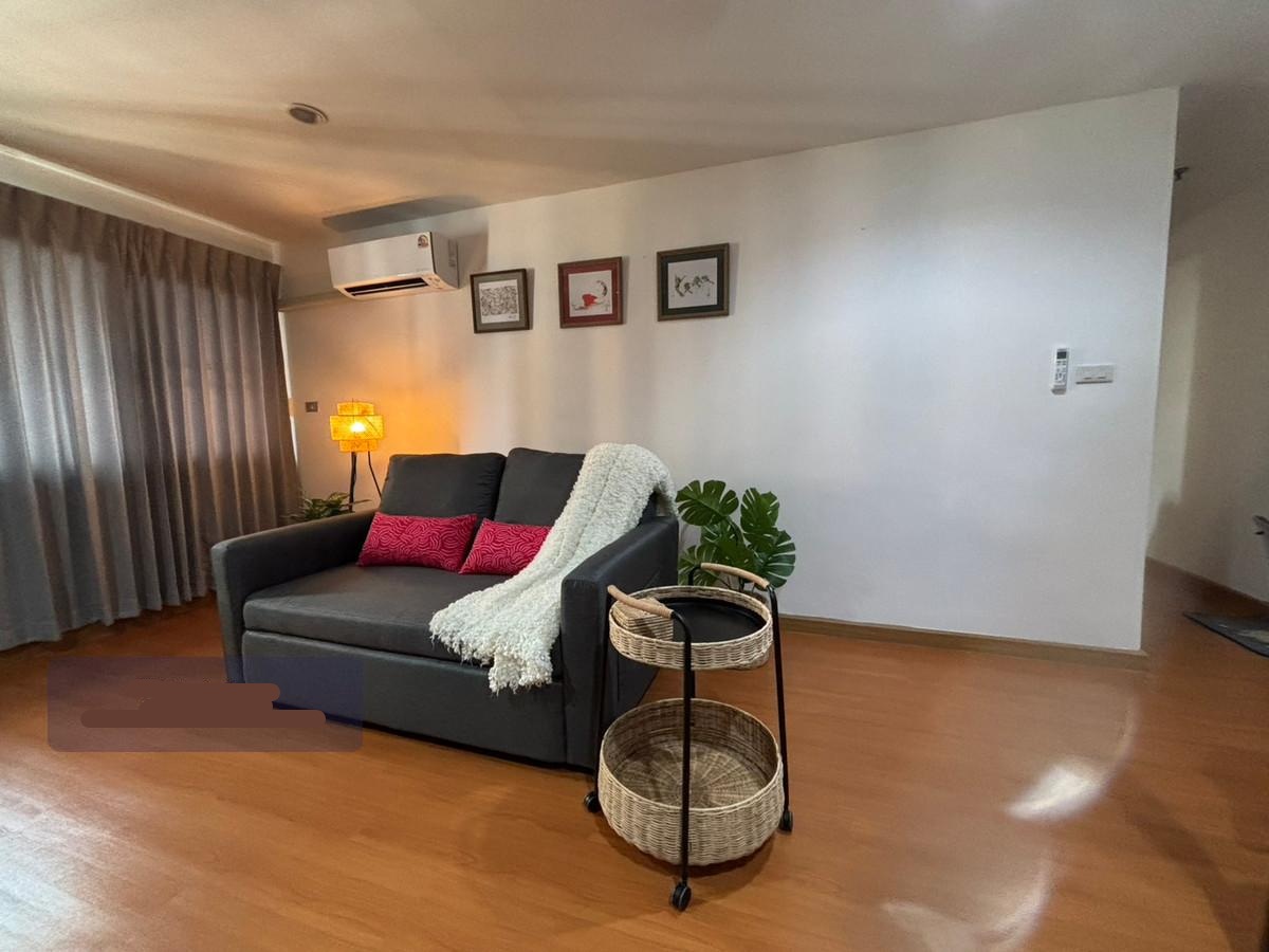 The Royal Place 2, 1 bed condo in Wireless, Bangkok — photo 2