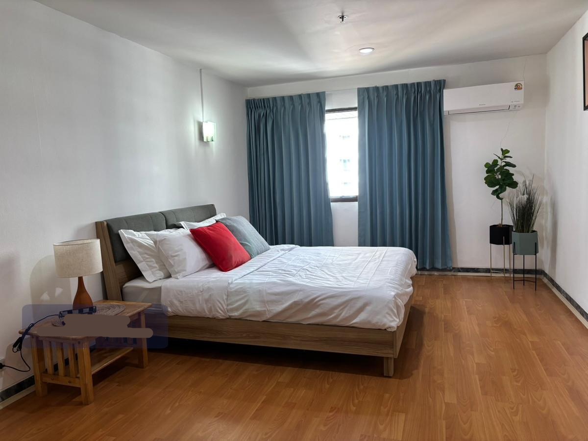 The Royal Place 2, 1 bed condo in Wireless, Bangkok — photo 9