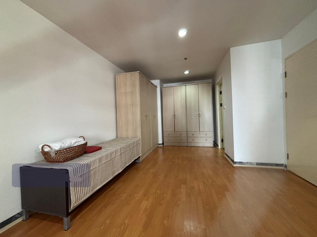 The Royal Place 2, 1 bed condo in Wireless, Bangkok — photo 10