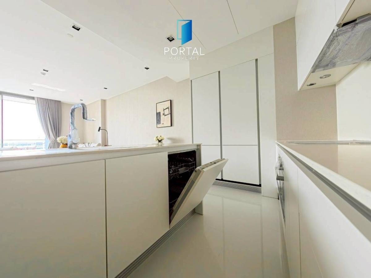Q1 Sukhumvit, 3 bed condo in Nana North, Bangkok — photo 13