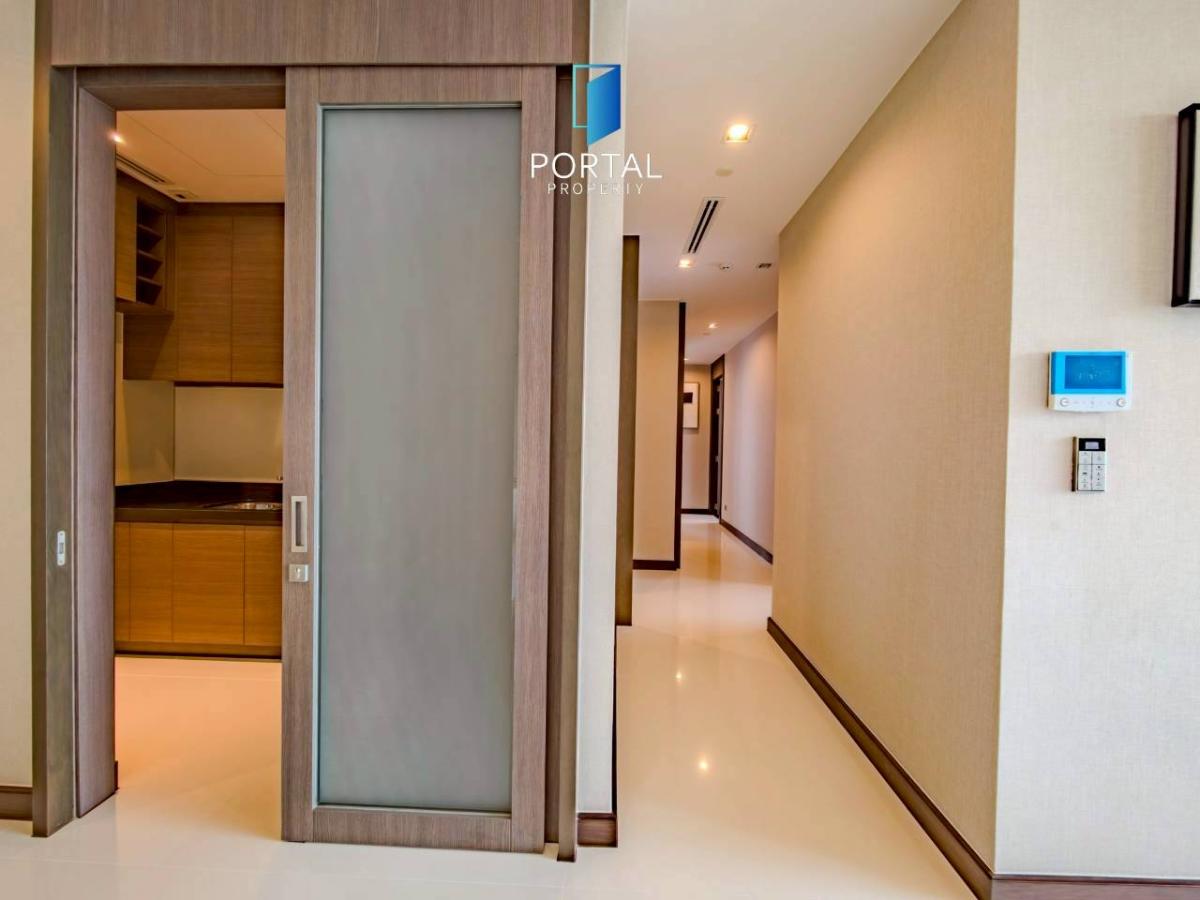 Q1 Sukhumvit, 3 bed condo in Nana North, Bangkok — photo 11